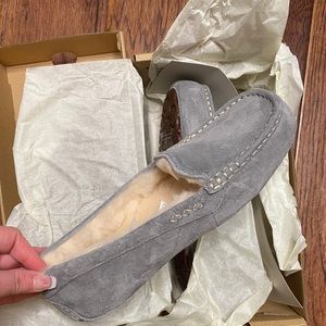 UGG W Ansley Slipper  - NEW NEVER WORN 7